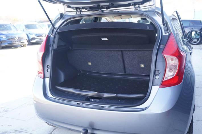 Grå Nissan Note fra 2014