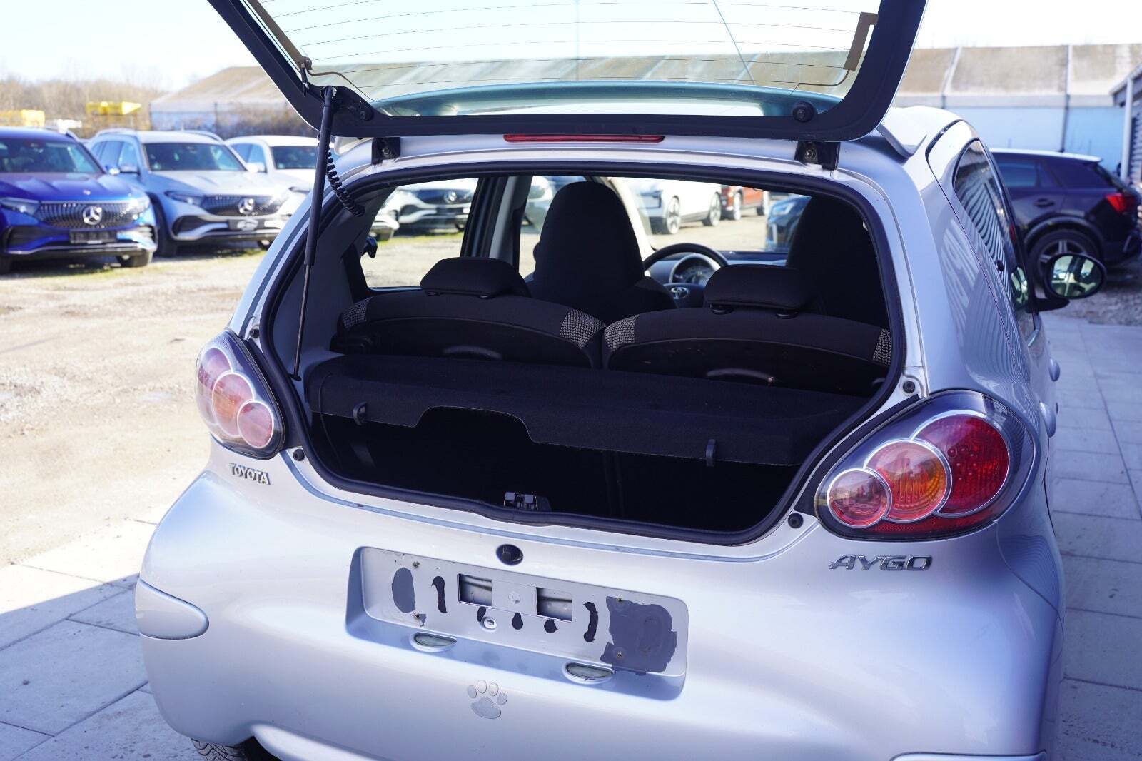 Sølv Toyota Aygo fra 2012
