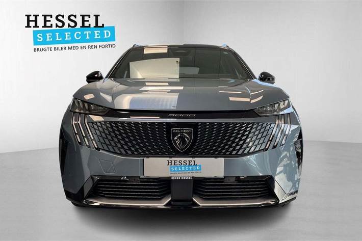 Blå Peugeot e-5008 fra 2024