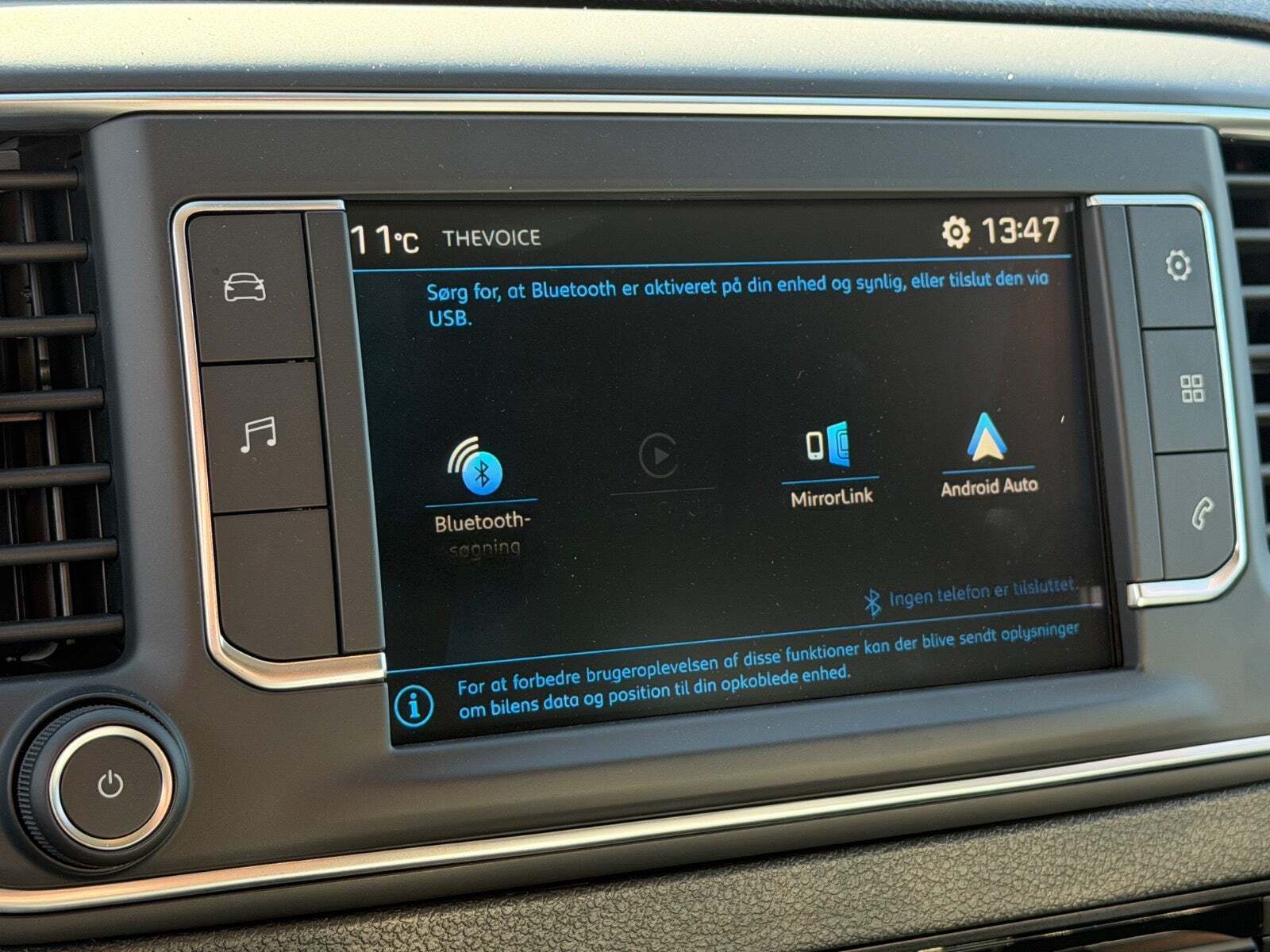 Blå Peugeot Expert fra 2024