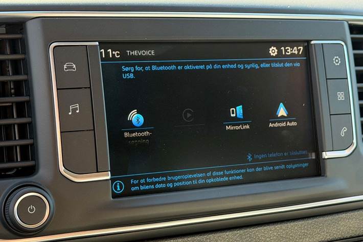 Blå Peugeot Expert fra 2024