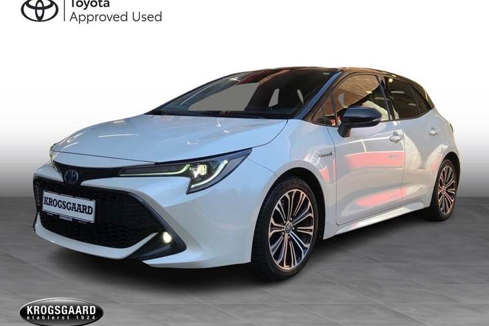Hvid Toyota Corolla fra 2019 set udefra