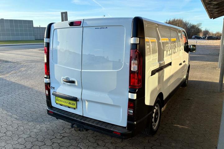 Hvid Renault Trafic T29 fra 2020