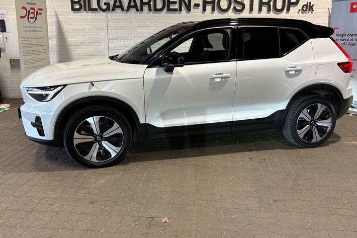Hvid Volvo XC40 fra 2023