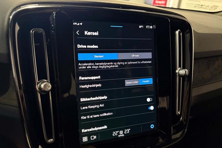 Hvid Volvo XC40 fra 2023