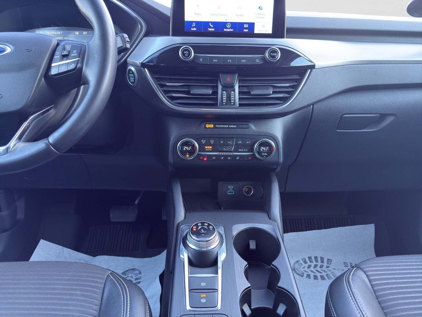 Blå Ford Kuga fra 2020