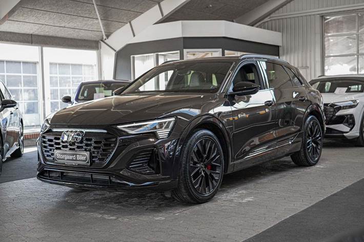 Brun Audi Q8 e-tron fra 2024