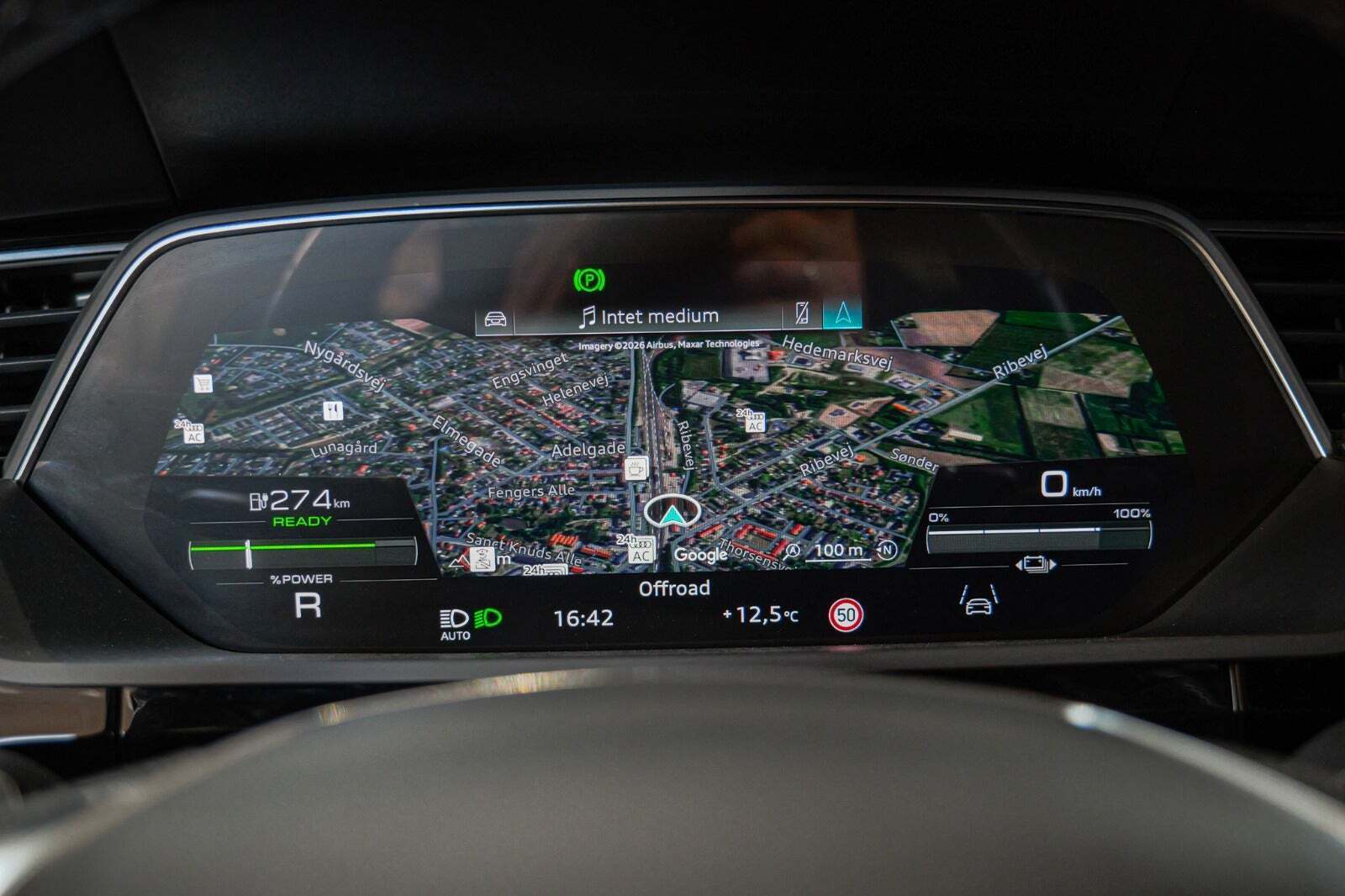 Brun Audi Q8 e-tron fra 2024