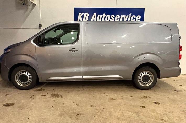 Grå Peugeot Expert fra 2022