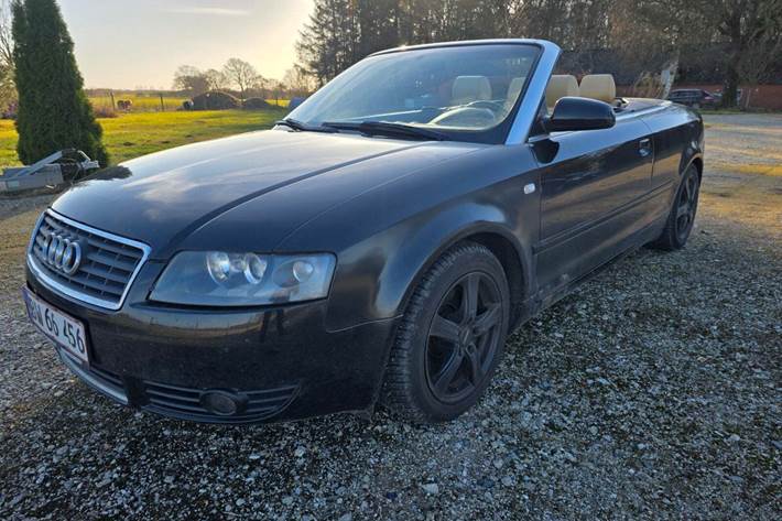 undefined Audi A4 fra 2002 set udefra