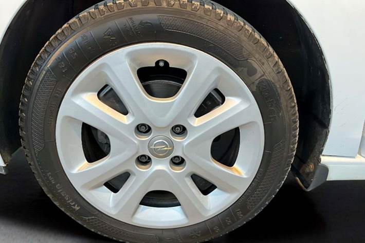 Hvid Opel Karl fra 2018