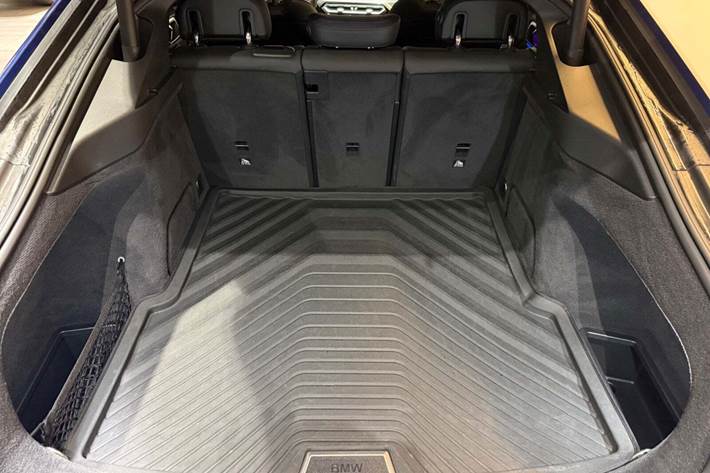 Blå BMW i4 fra 2024