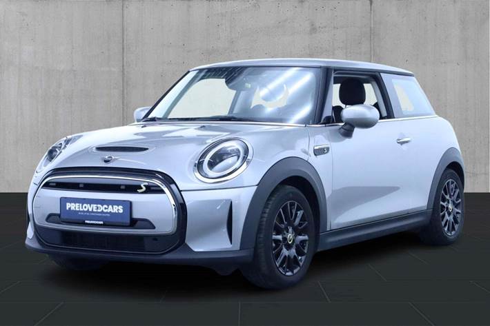 Sølv Mini Cooper SE fra 2023 set udefra