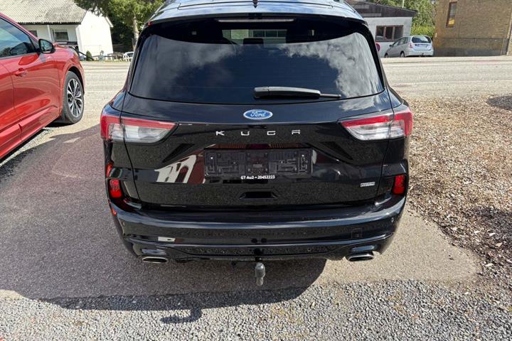 Sort Ford Kuga fra 2021