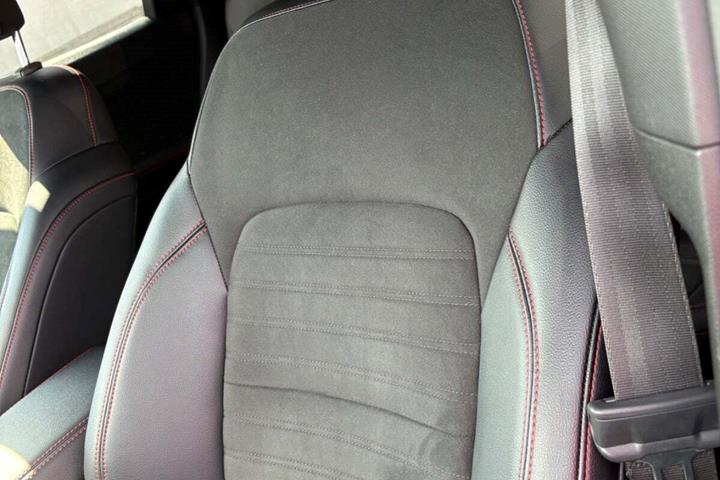 Sort Ford Kuga fra 2021