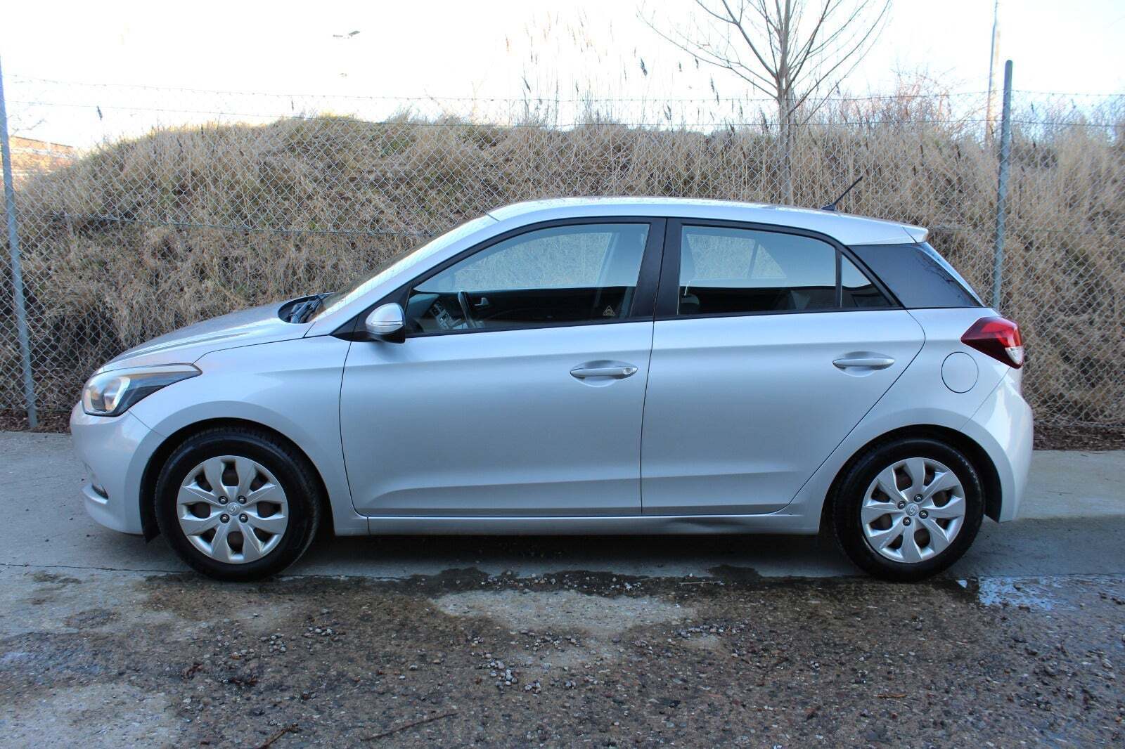 Sølv Hyundai i20 fra 2015
