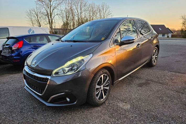 undefined Peugeot 208 fra 2018 set udefra