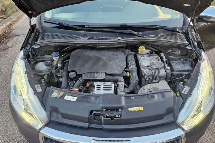 undefined Peugeot 208 fra 2018