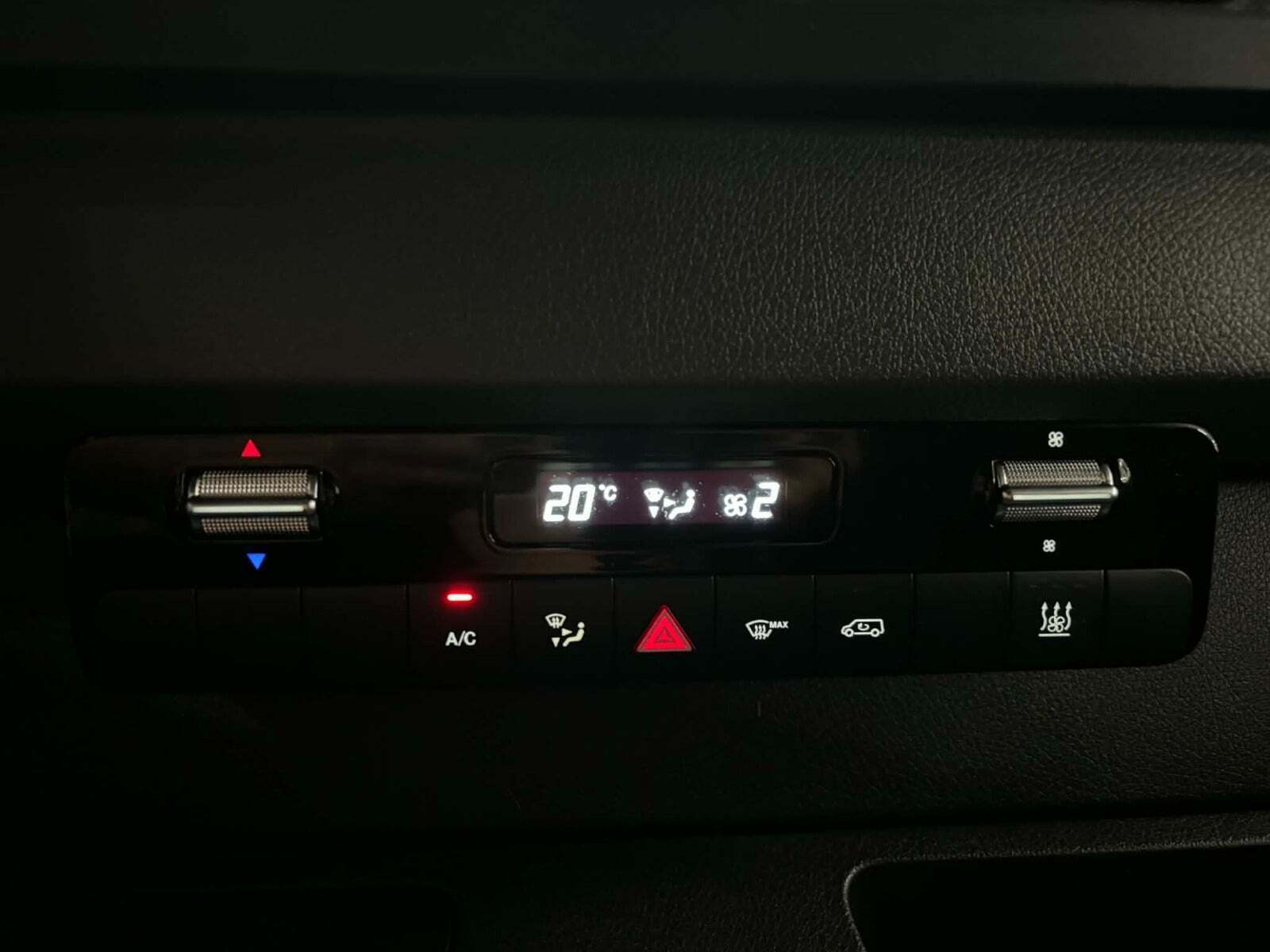 Hvid Mercedes Sprinter 317 fra 2023