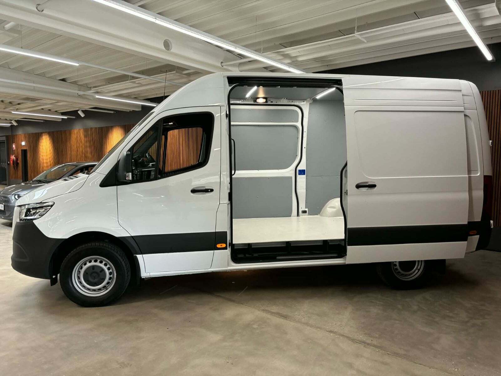 Mercedes Sprinter 317 2,0 CDi A2 Kassevogn SELECT aut. RWD