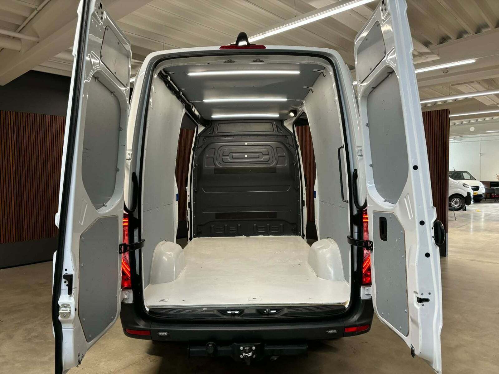 Mercedes Sprinter 317 2,0 CDi A2 Kassevogn SELECT aut. RWD