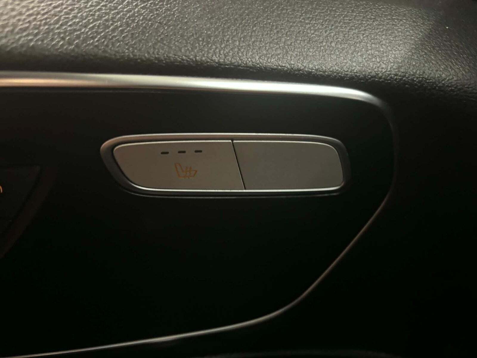 Sort Mercedes Vito 114 fra 2021