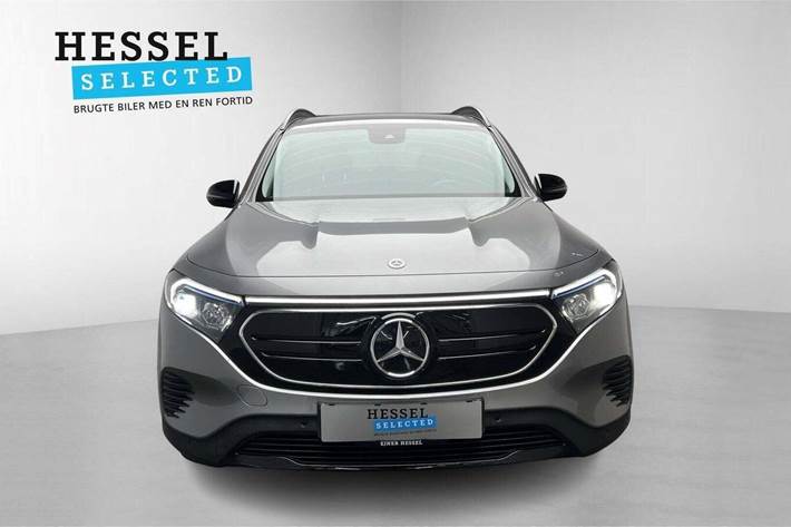Grå Mercedes EQB250 fra 2022