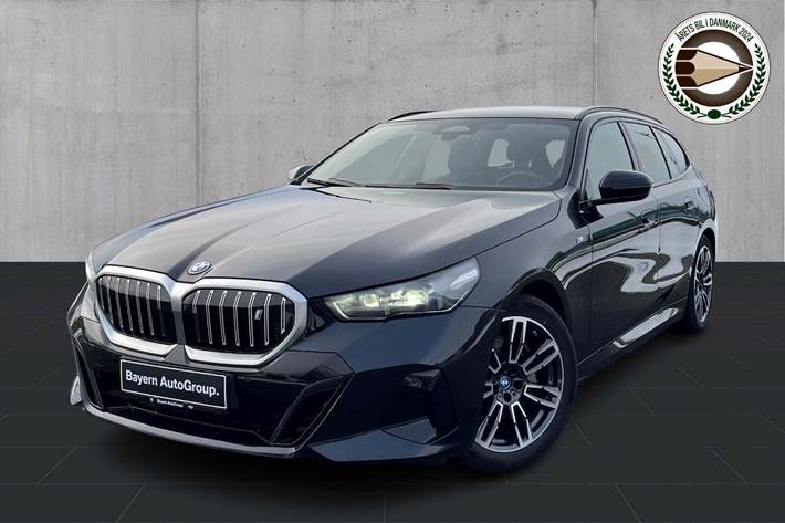 Sort BMW i5 fra 2024 set udefra