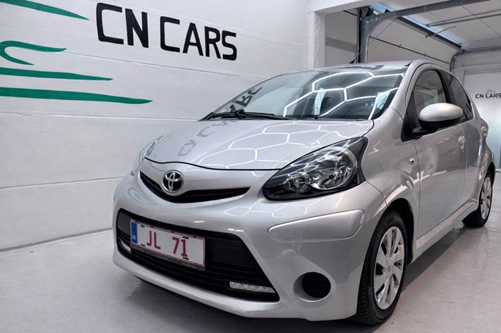 Sølv Toyota Aygo fra 2012