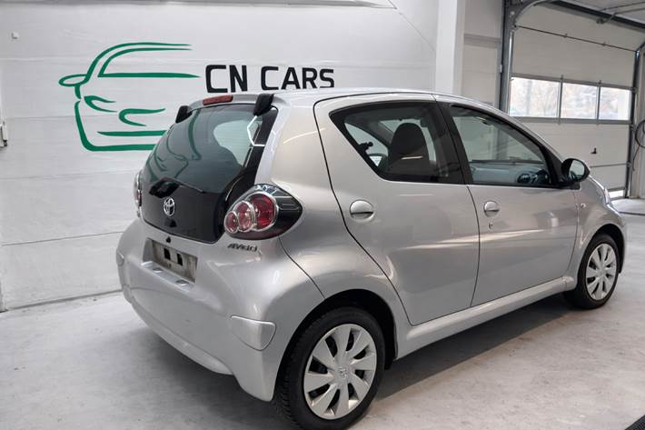 Sølv Toyota Aygo fra 2012