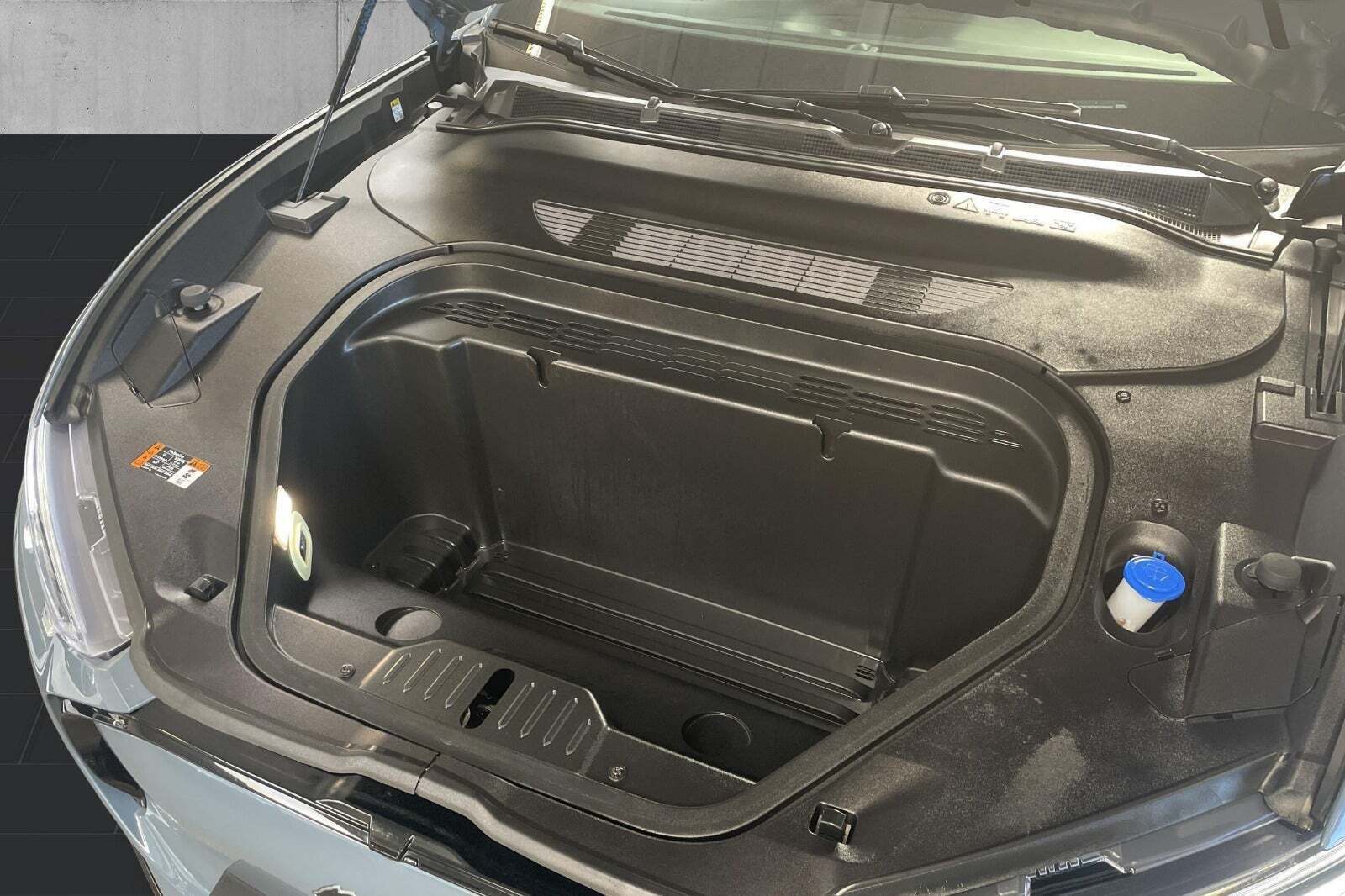 Blå Ford Mustang Mach-E fra 2023