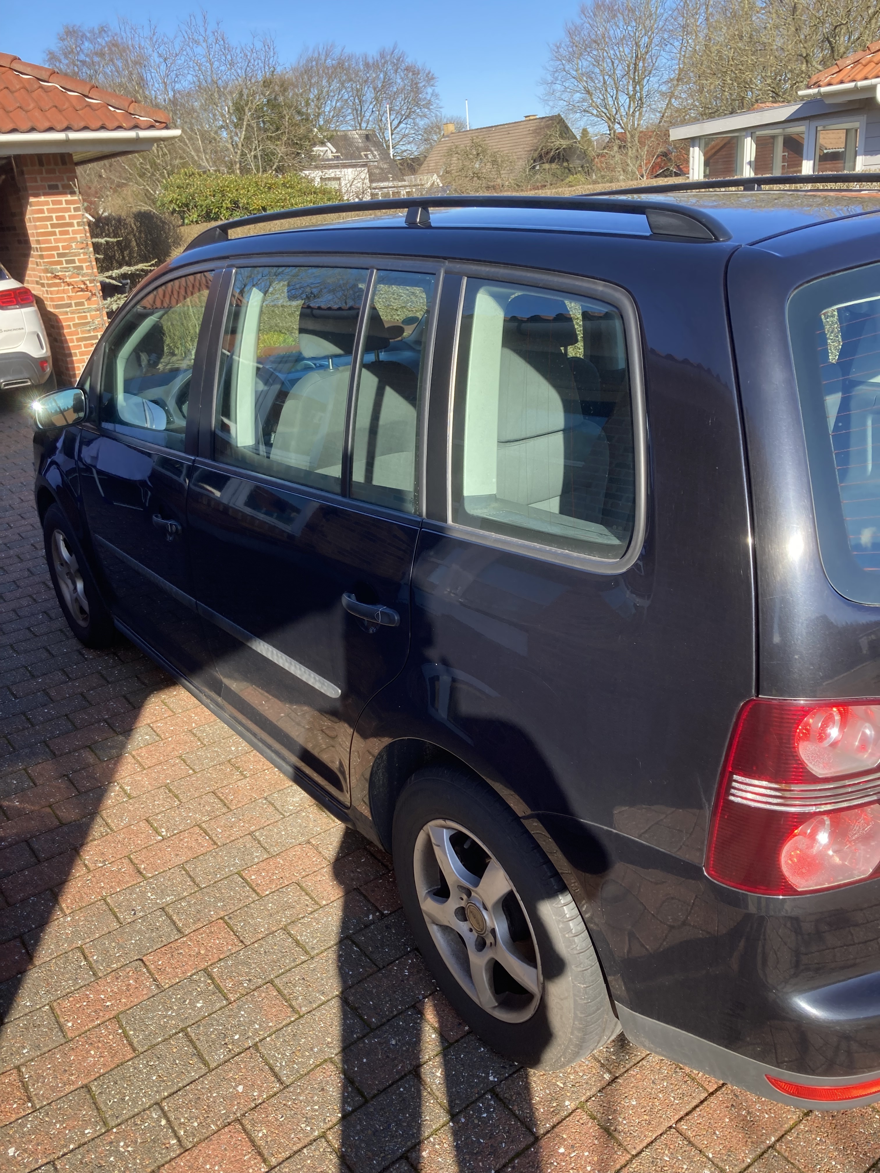 Sort VW Touran fra 2008