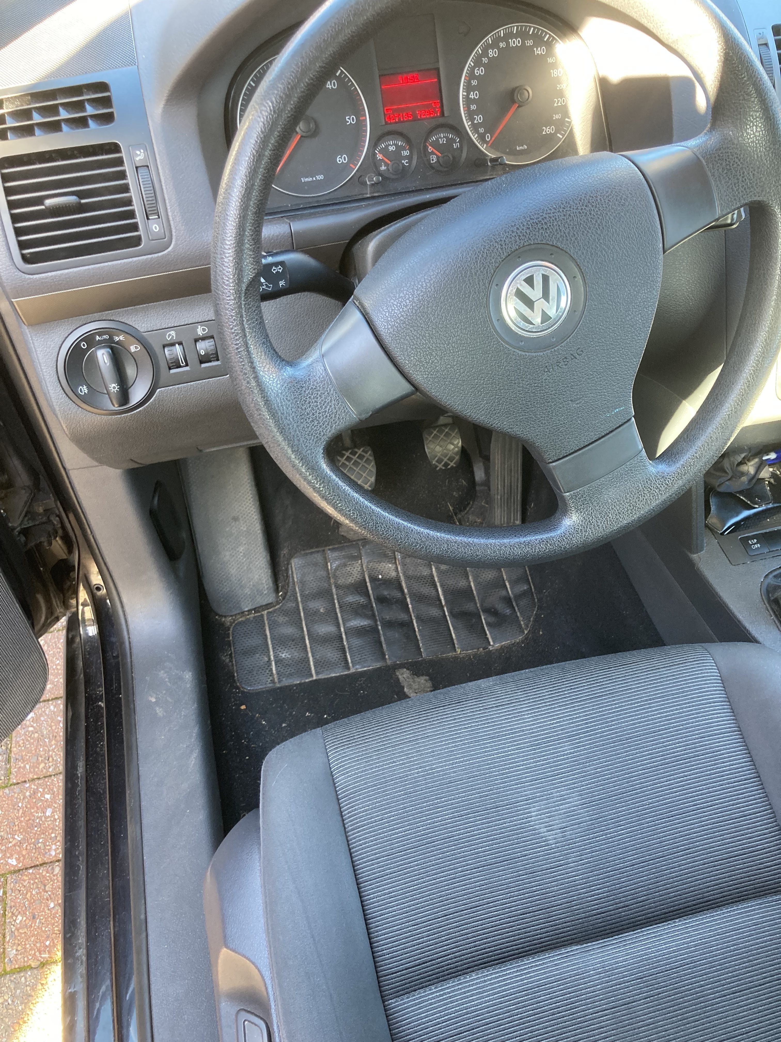 Sort VW Touran fra 2008