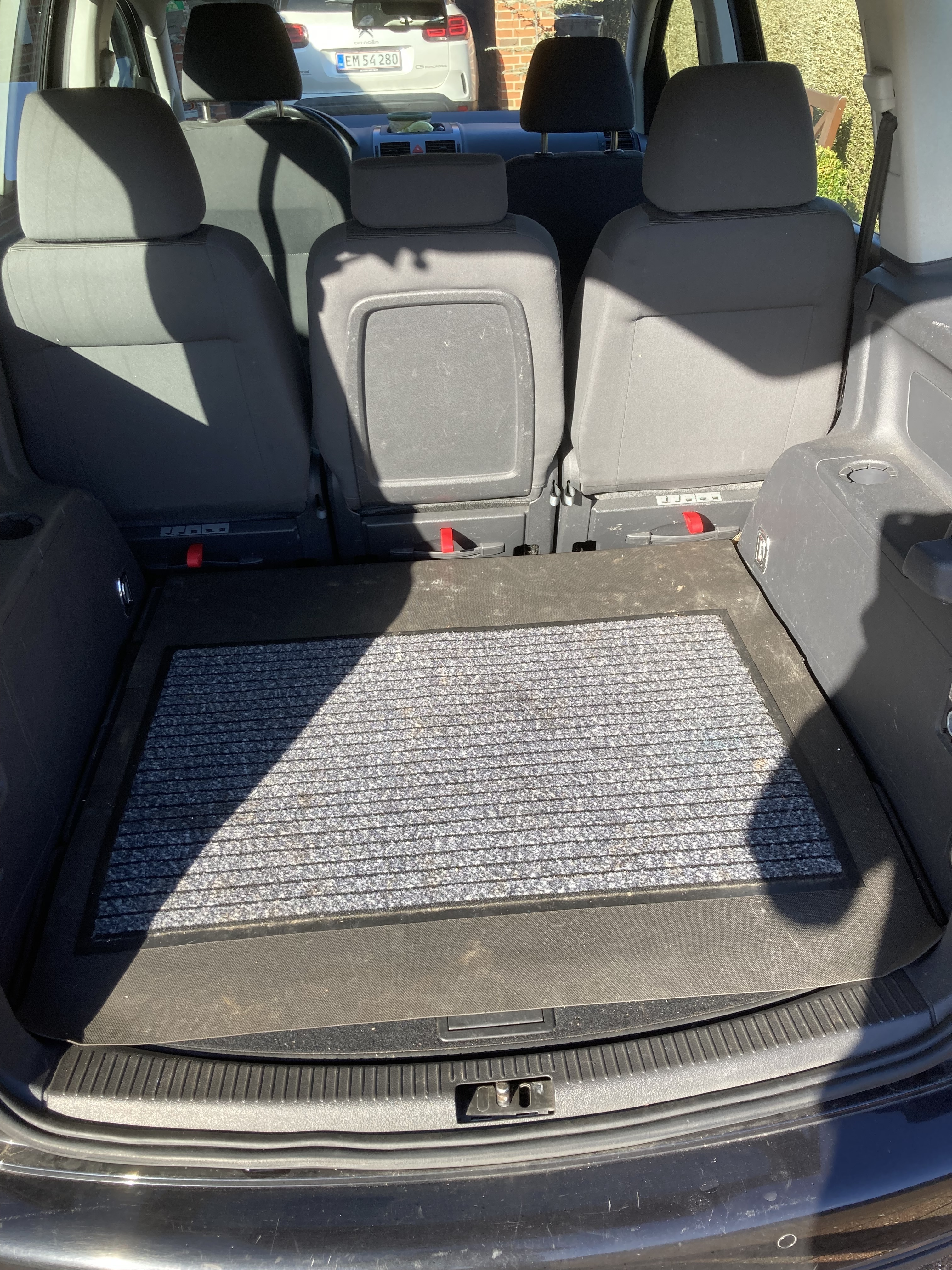 Sort VW Touran fra 2008