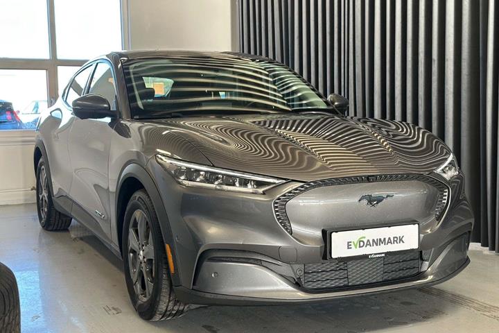 Grå Ford Mustang Mach-E fra 2021 set udefra