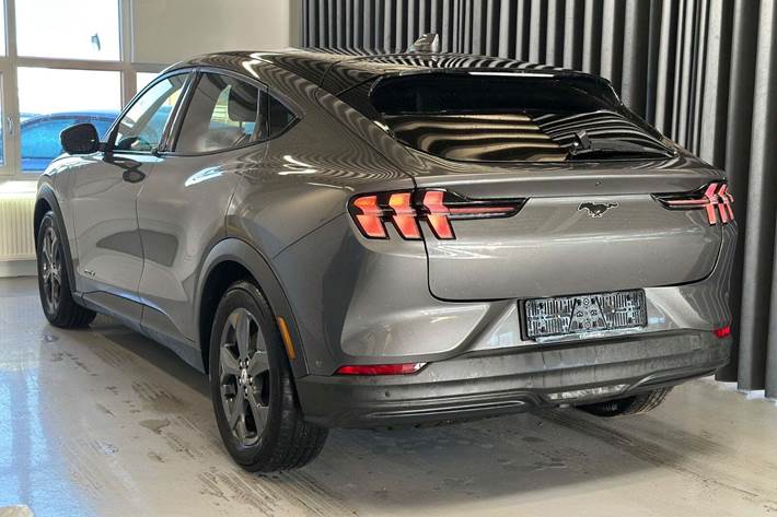 Grå Ford Mustang Mach-E fra 2021