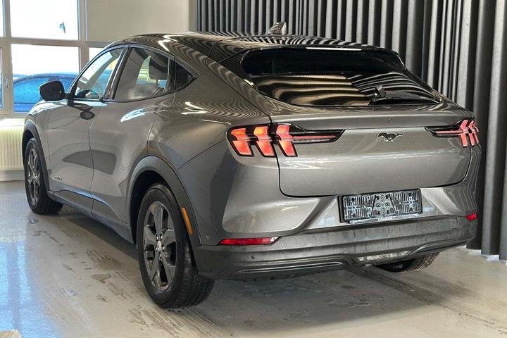 Grå Ford Mustang Mach-E fra 2021
