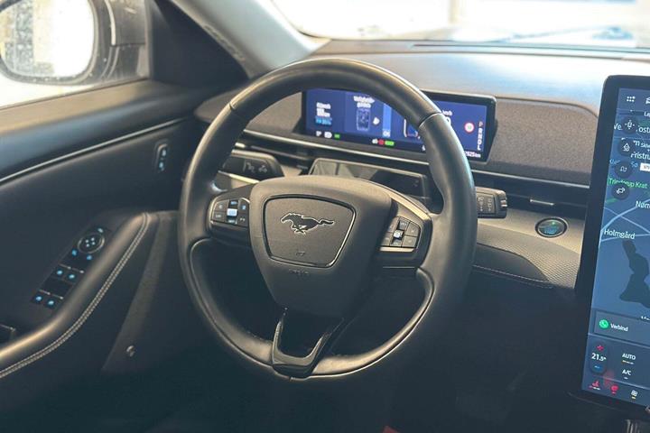 Grå Ford Mustang Mach-E fra 2021