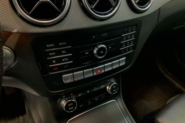 Hvid Mercedes B180 d fra 2017