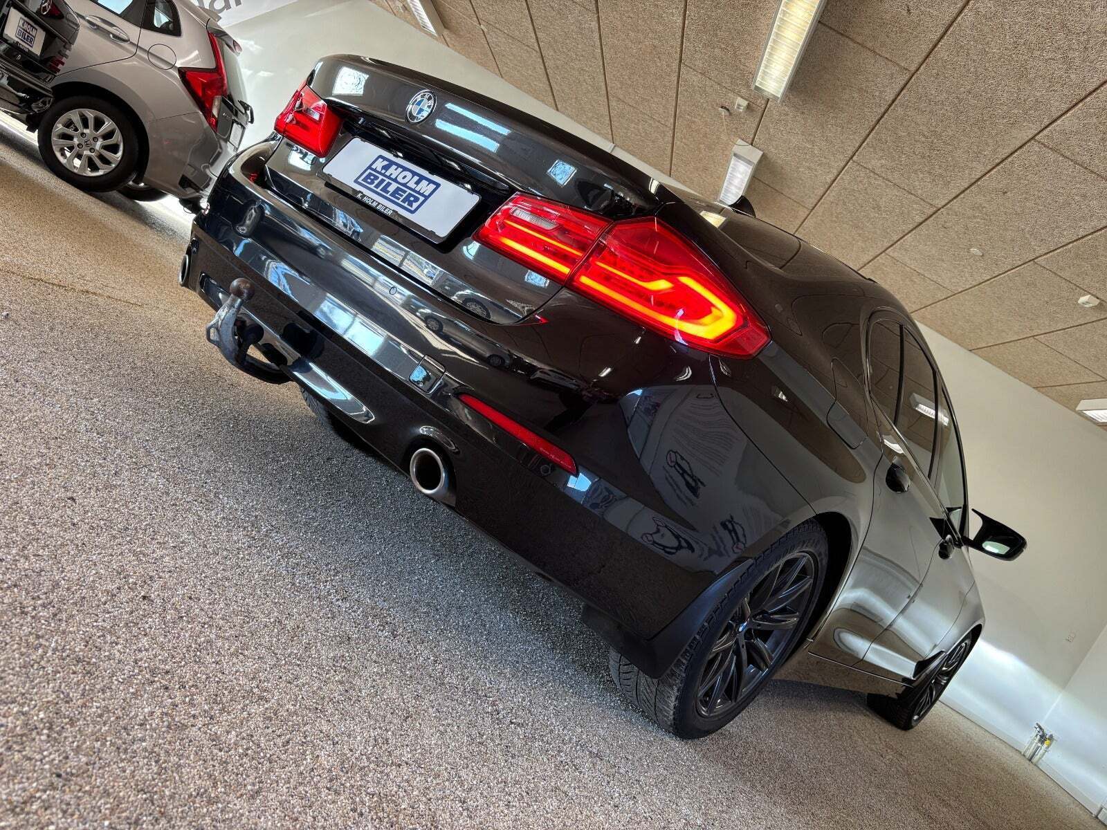 Sort BMW 520d fra 2017