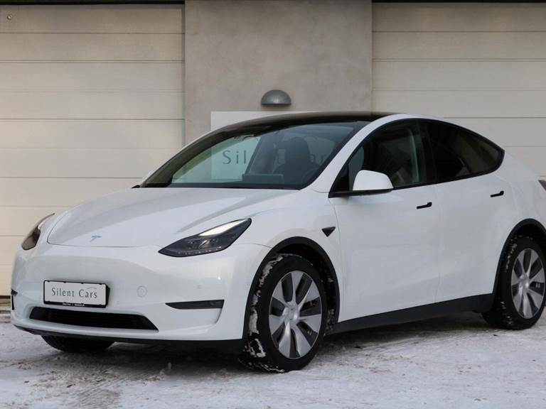 Tesla Model Y Long Range AWD