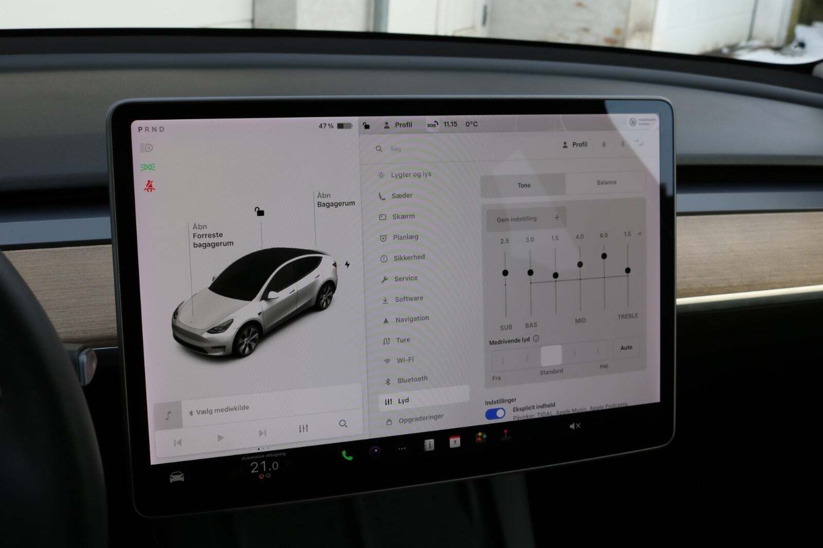 Grøn Tesla Model Y fra 2021