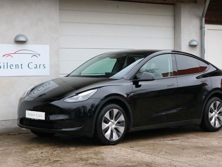 Tesla Model Y RWD