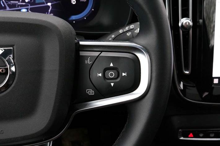 Sort Volvo XC40 fra 2023