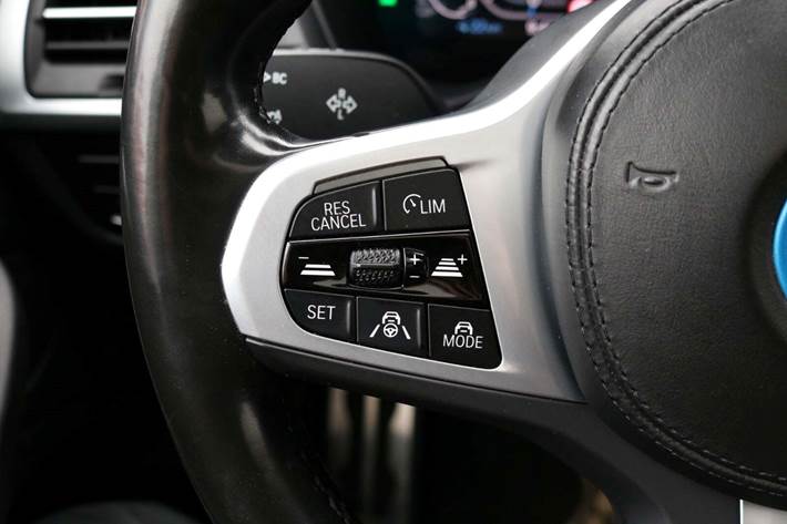 Grå BMW iX3 fra 2022