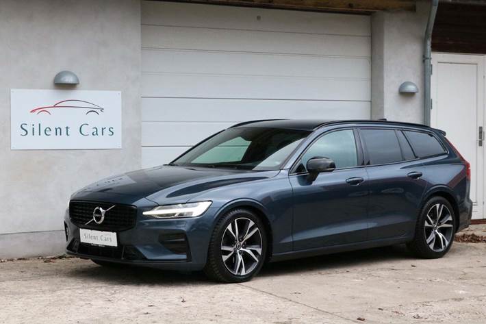 Sort Volvo V60 fra 2022 set udefra