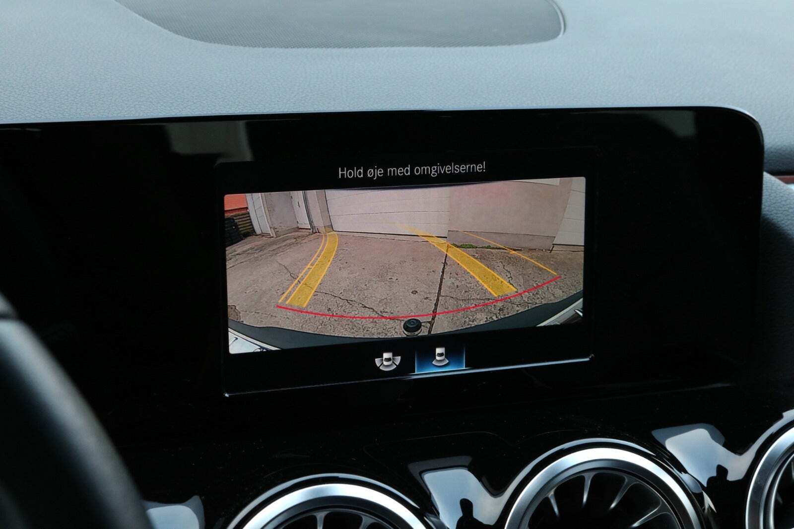 Hvid Mercedes EQA250 fra 2022