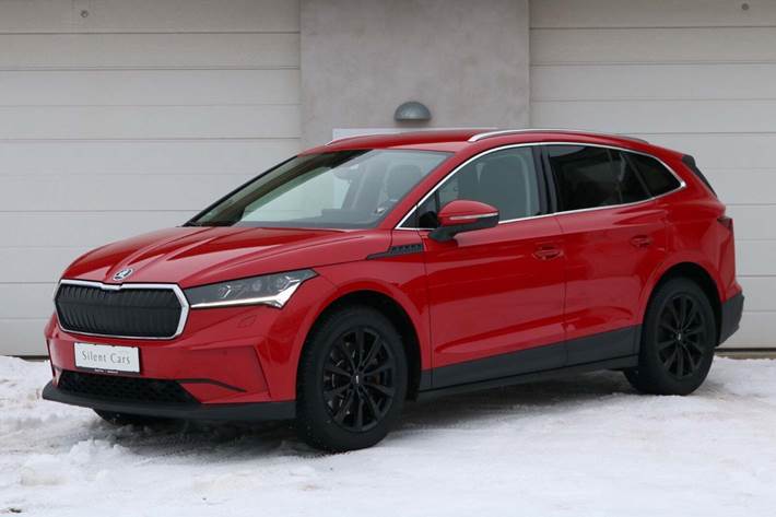 Rød Skoda Enyaq fra 2022