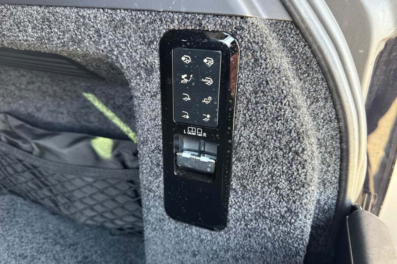 Grå Land Rover Range Rover fra 2025