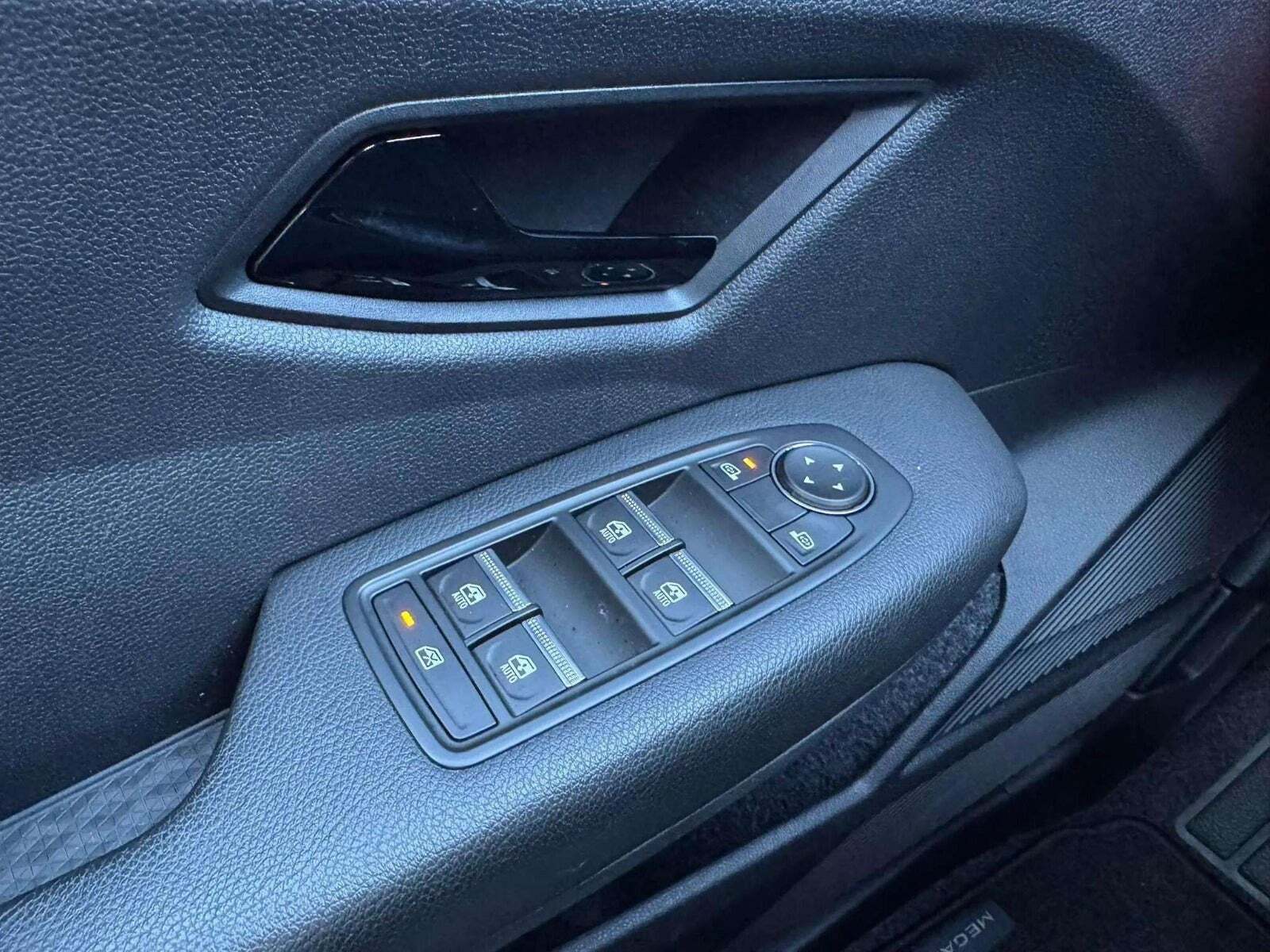 Hvid Renault Megane E-Tech fra 2023